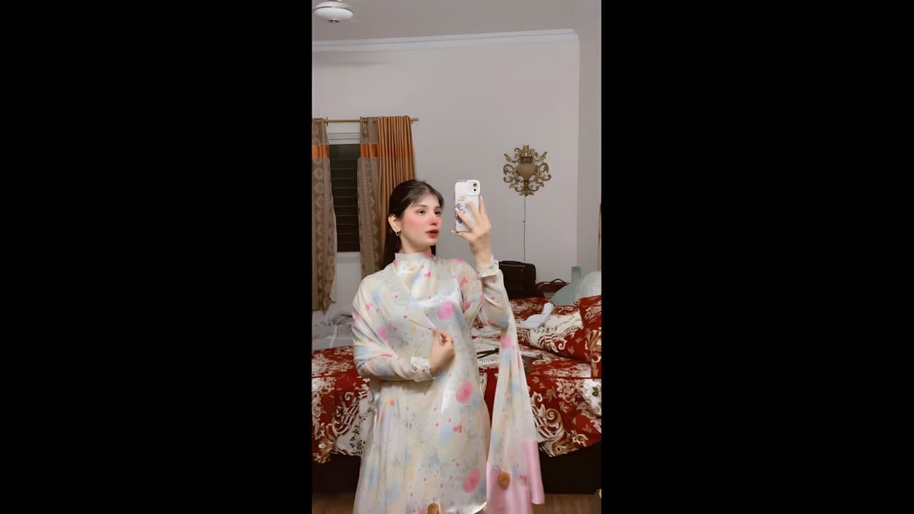 Sexy Beautiful Instagram Influencer MMS