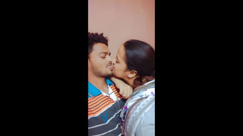 Dever Bhabhi Kissing And Fucking Viral MMS