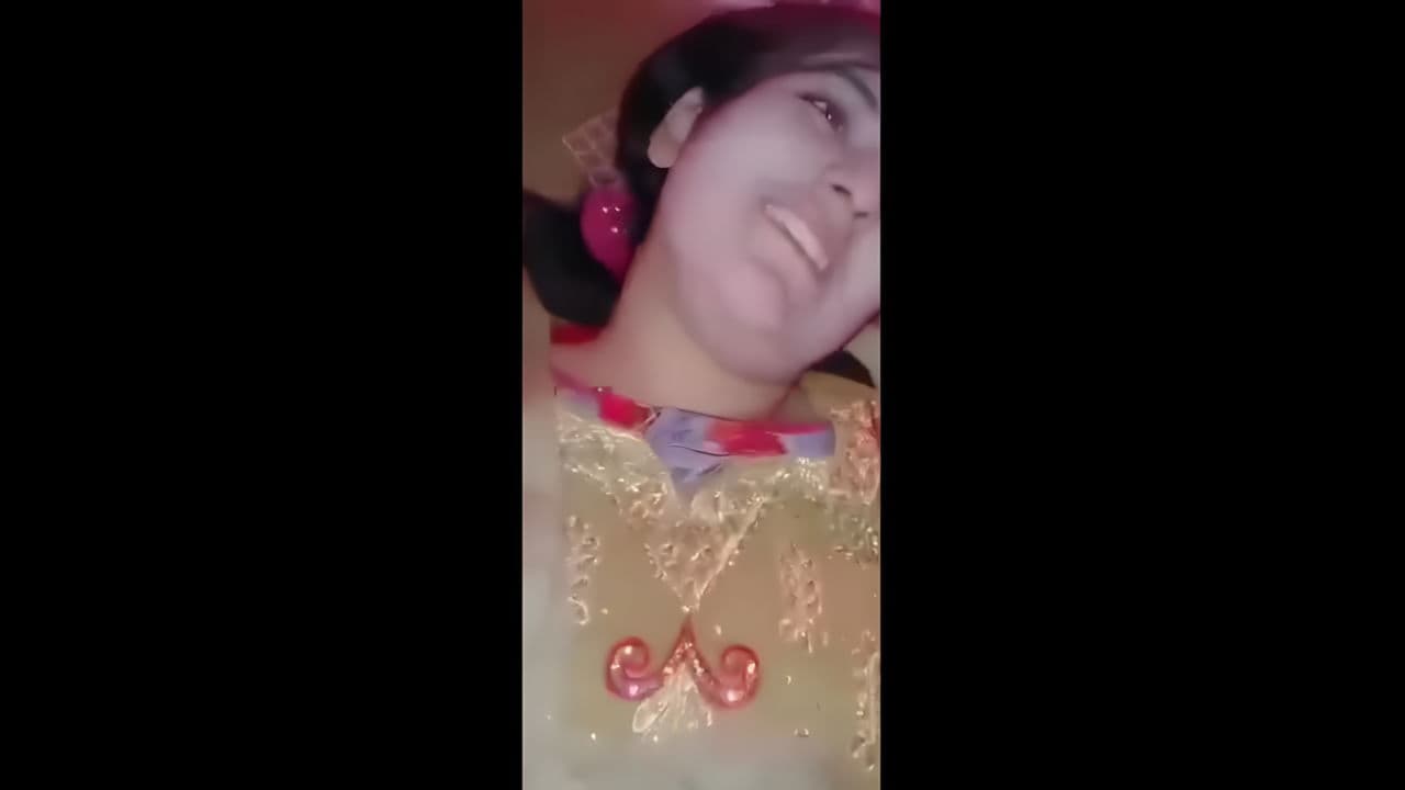 Sexy Shaved Pussy Girlfriend Fucking