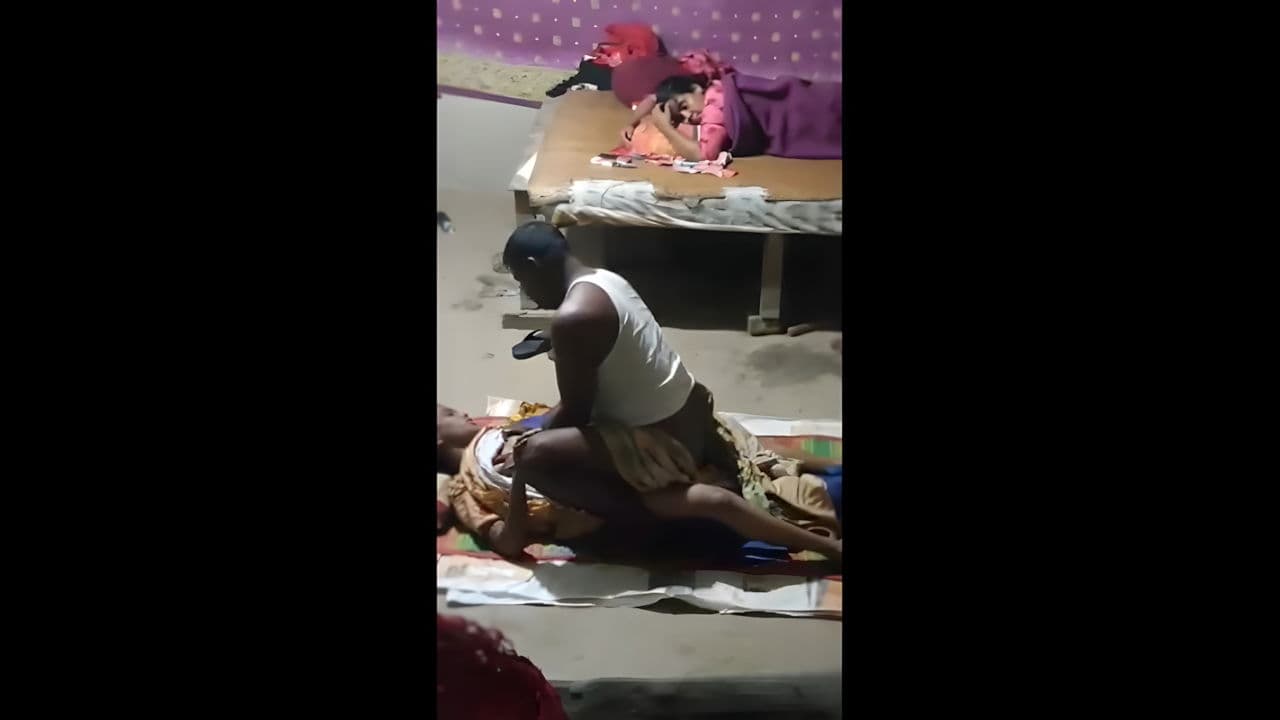 neighbor ing daughter in front of mother.mp4 2