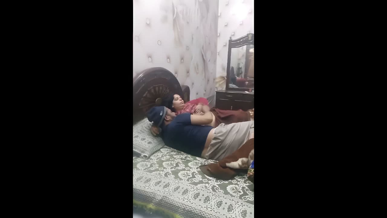 Cheater bhabhi fucking with devar, herself set camera before fucking session with devar