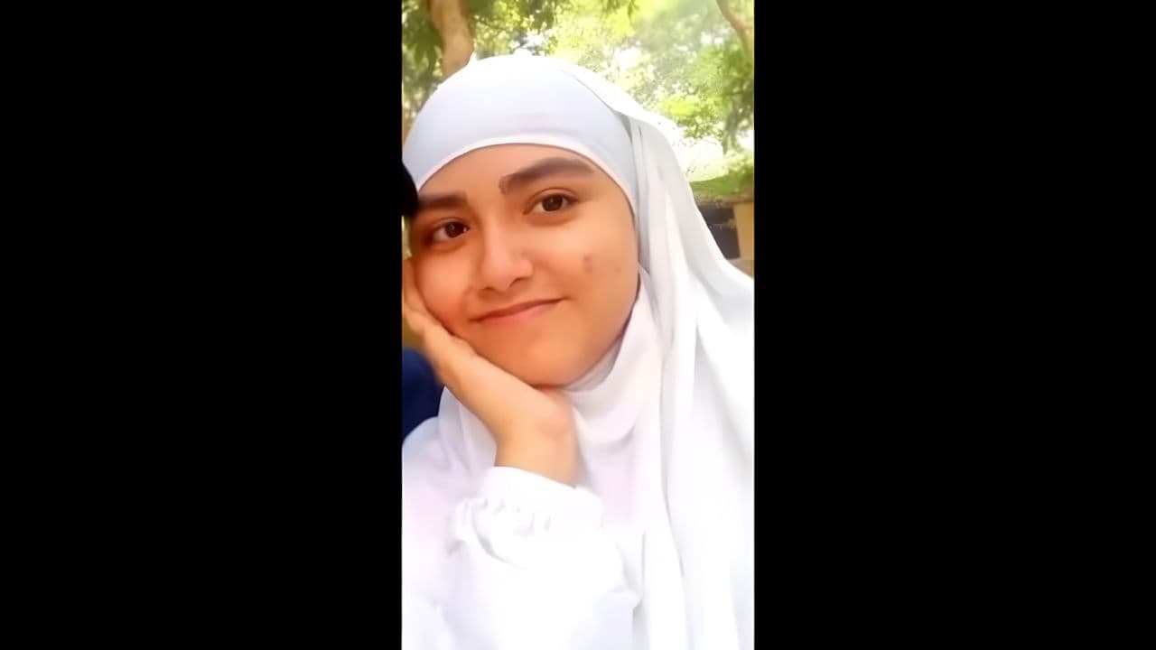 Bigbooby GF Showing Boobs Pussy And Kissing With Lover Many Clips