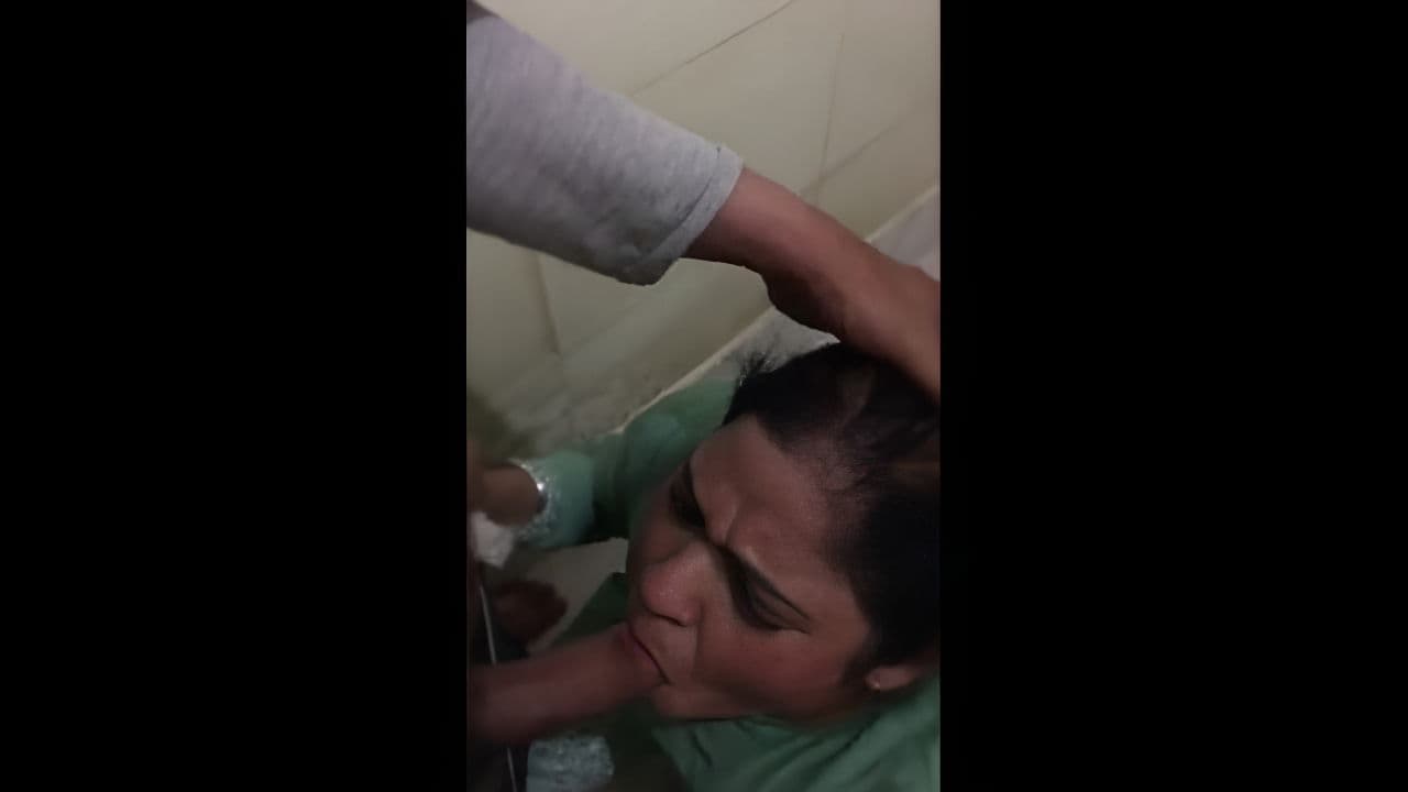 Desi Bhabhi mouth fucking MMS with clear Hindi audio