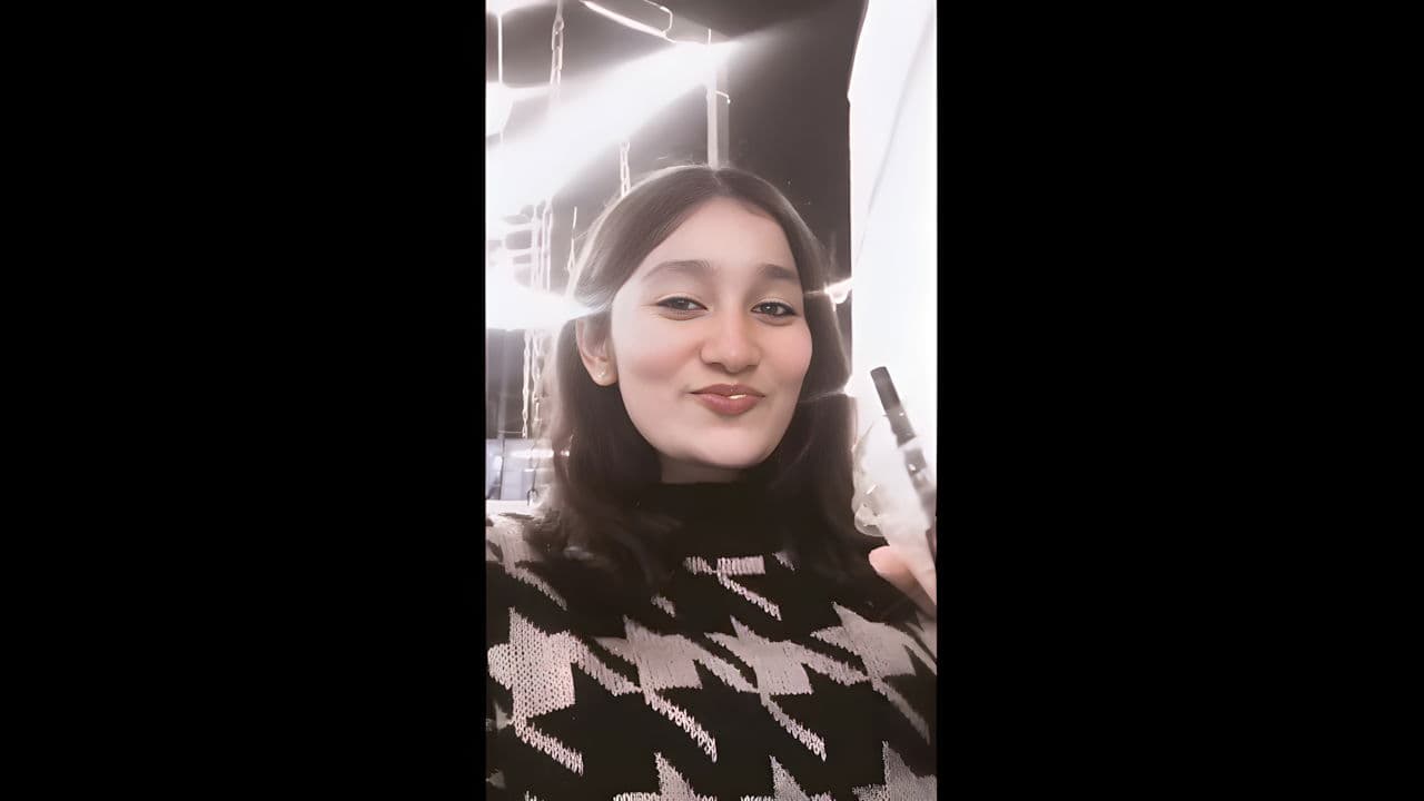 Beautiful Girl Showing Clit