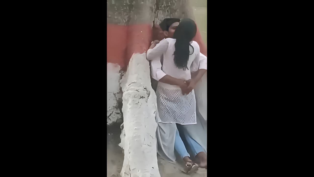 Viral Tamil College Lover Outdoor Romance Secretly Recorded2
