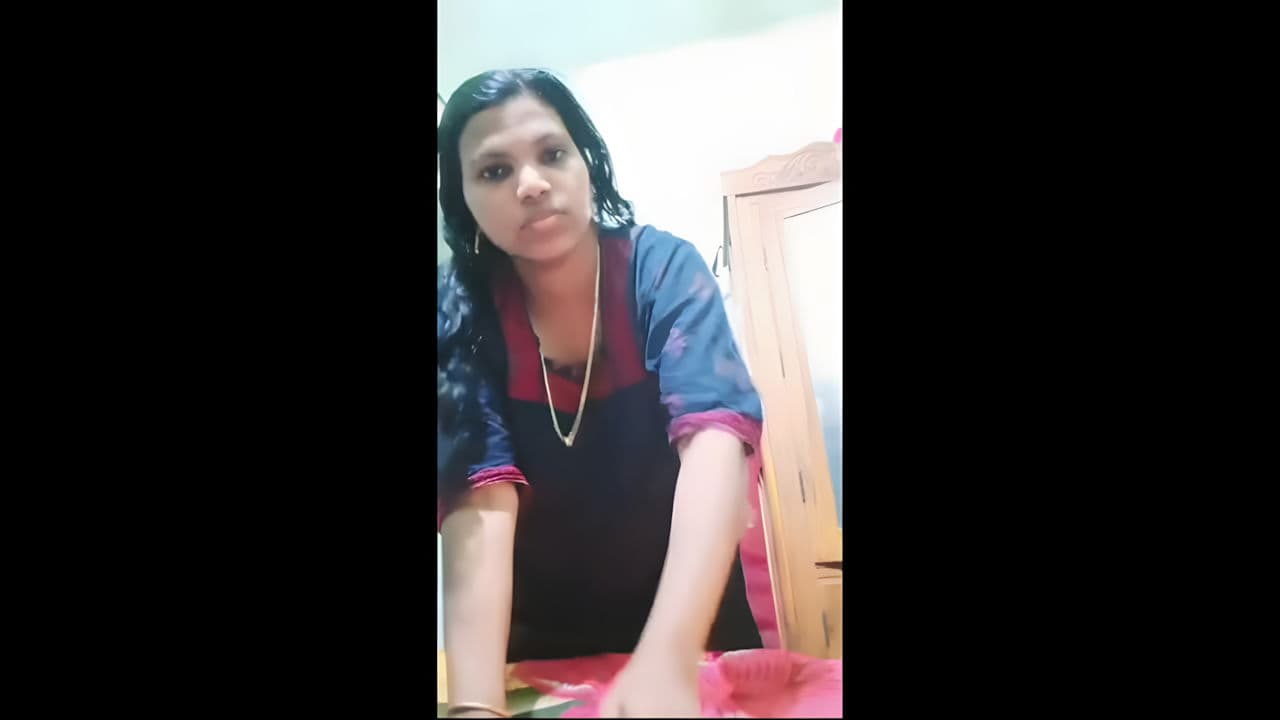Unsatisfied Horny Bhabhi Gets Fucked