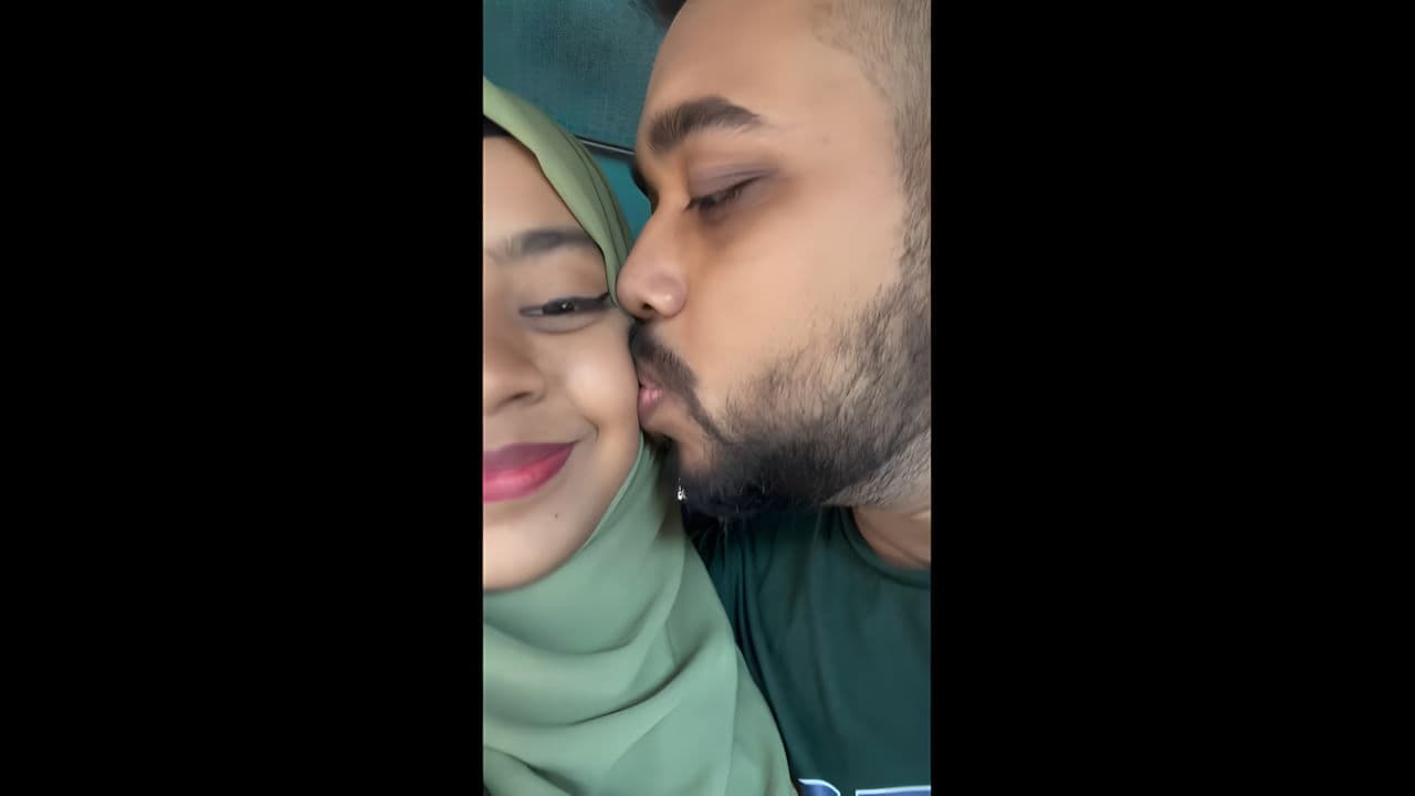 Sexy Girlfriend Sloppy Blowjob and Riding