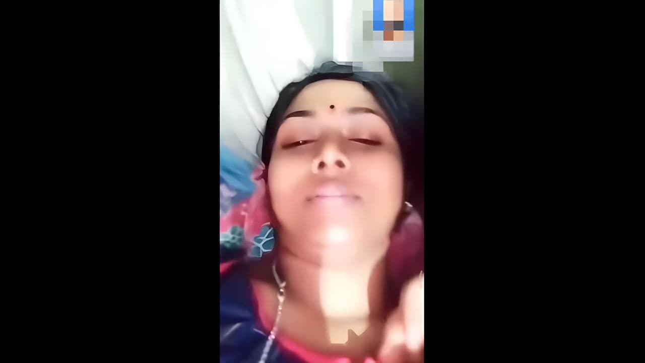 Desi Village Bhabhi Fun With Younger Sister on Chamet