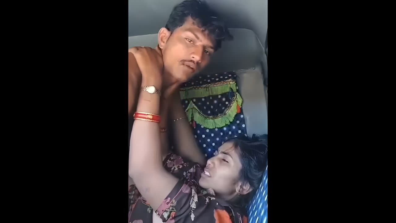 Desi Village Bhabhi Hard Car Fuck With Lover Loud Moaning