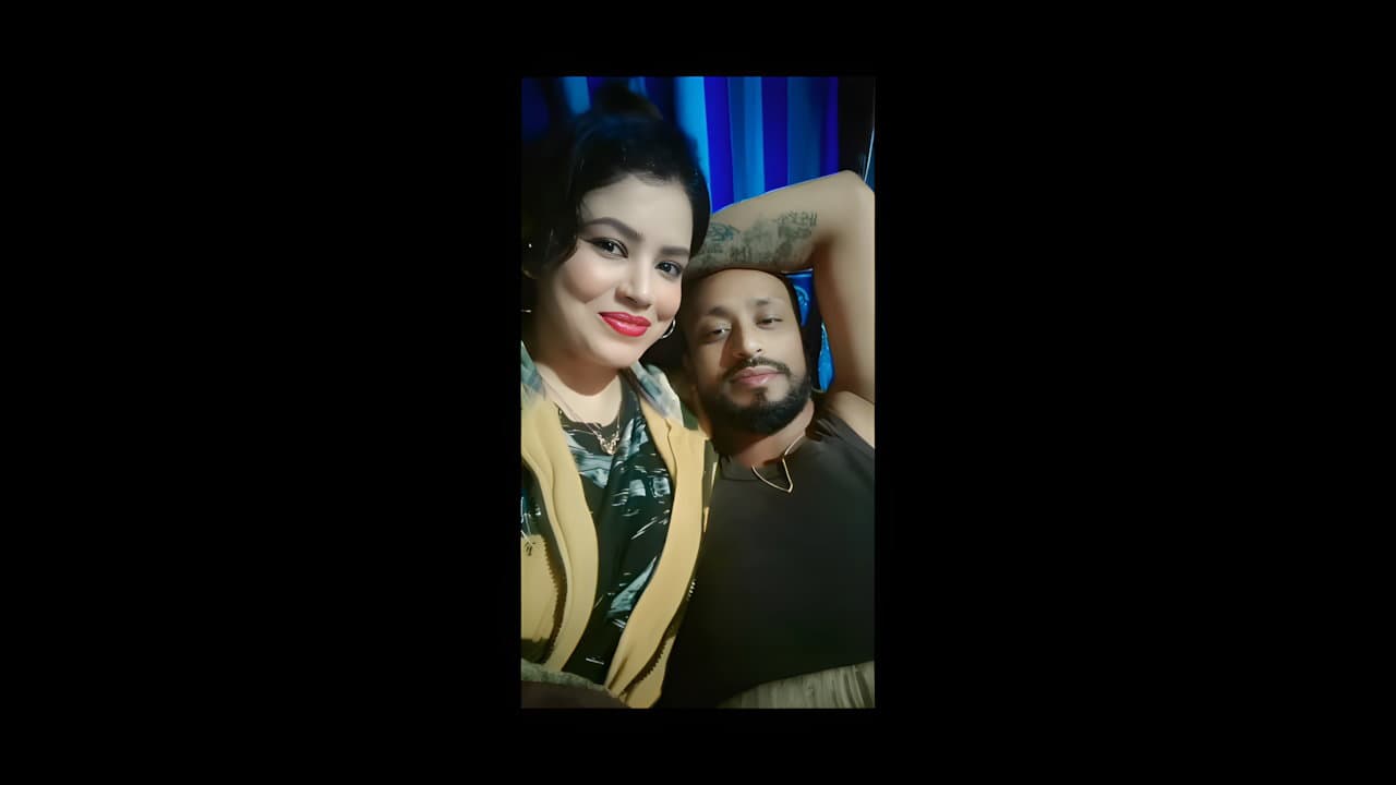 Desi Boy Fucks MILF and Daughter