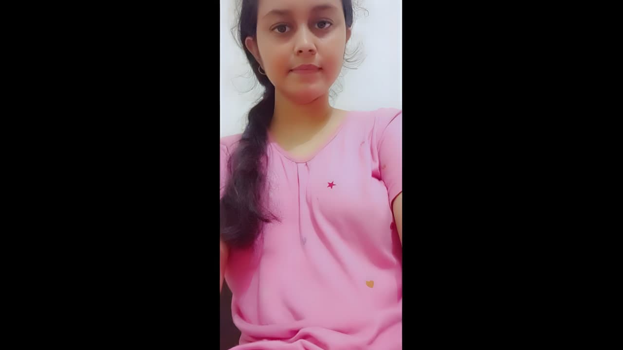 Beautiful Girlfriend Showing
