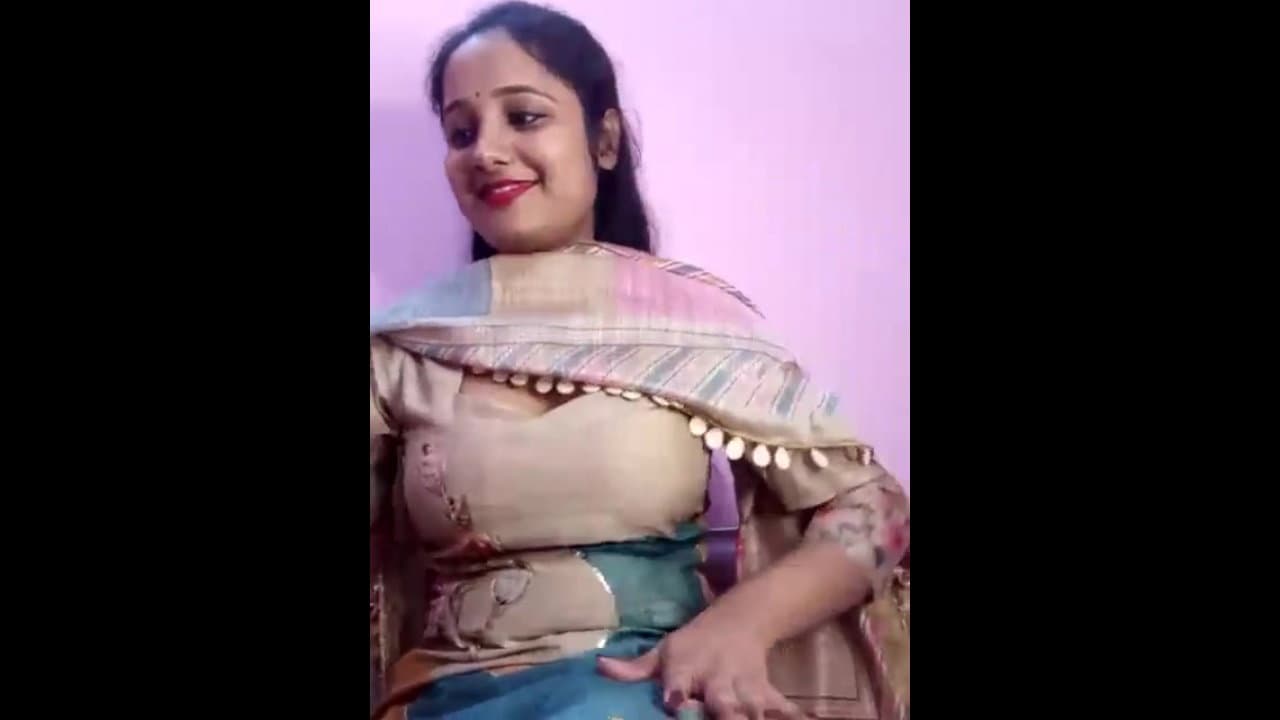 Beautiful Punjabi Girl Removing Salwar Suit and Boob Show