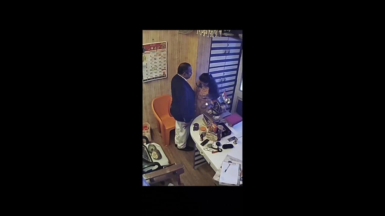 Viral Astrologer Fucking Multiple Women (1)