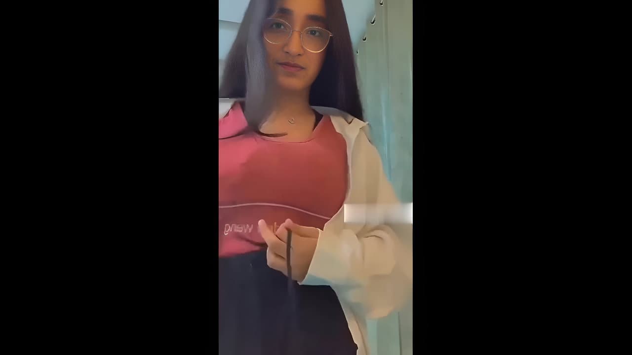 Chasmish Girl Nude Show