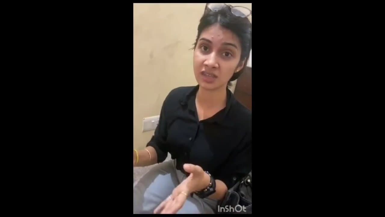Nude Sexy Wife Blowjob and Pussy Fingering Viral MMS