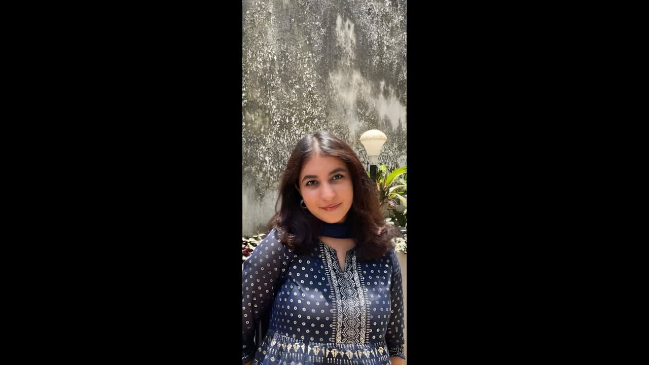 Horny Pakistani Maal Riding and Moaning