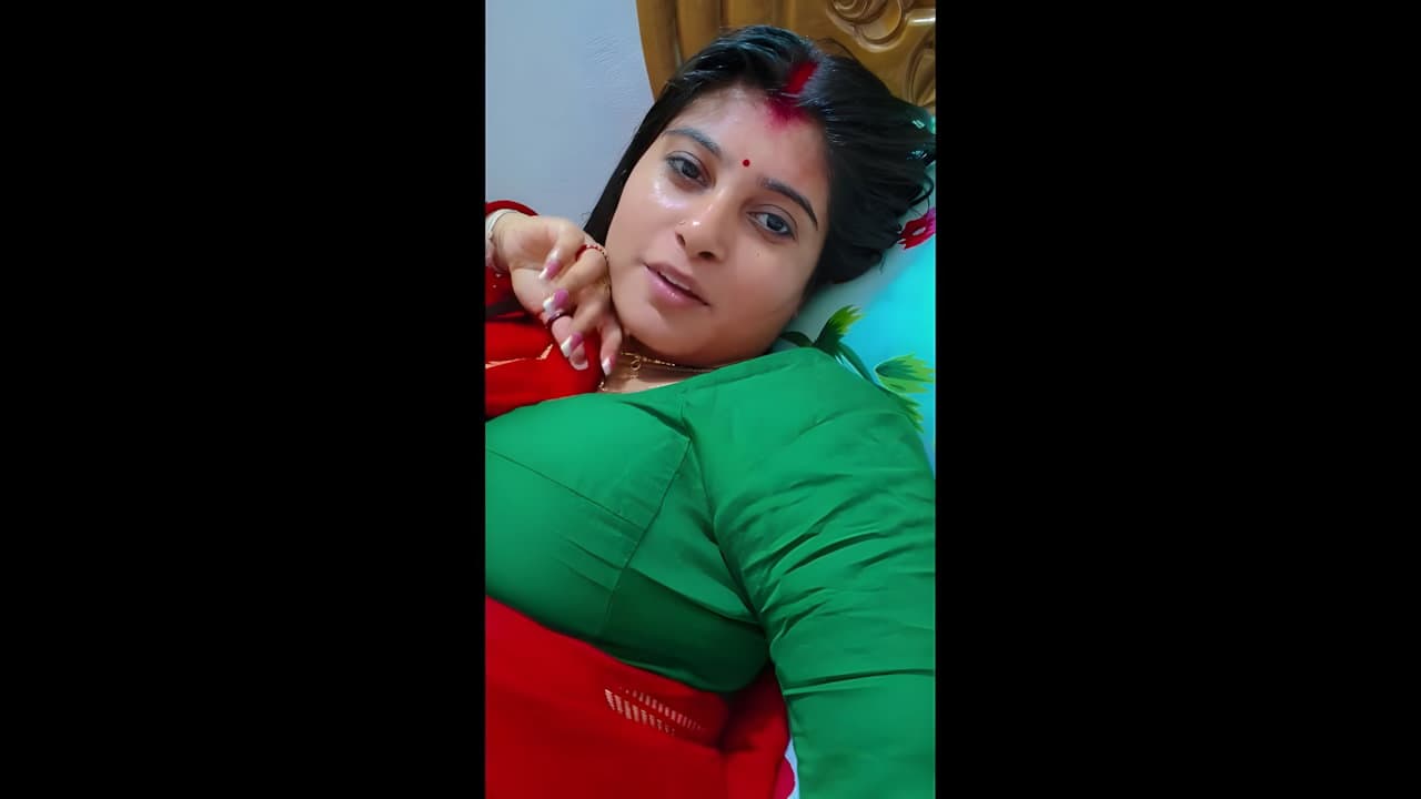 YouTuber Shiibani Bath