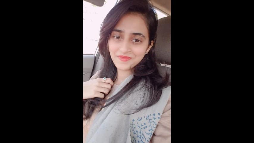 Extremely Cute Sweet Voice Pakistani Girl Sucking Lover Dick in Car Clear Hindi Talking