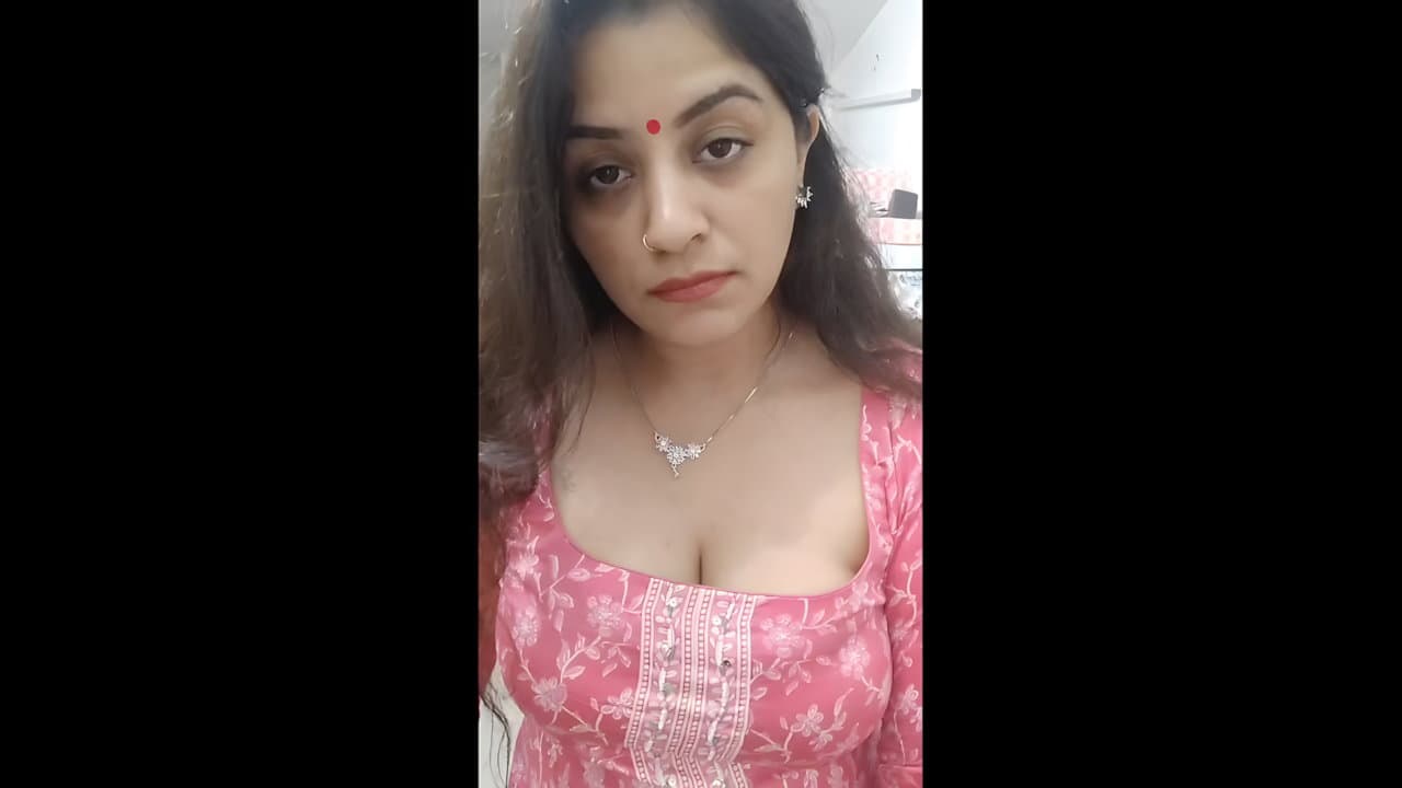 Desi Insta MILF Vandana Pathak Hot Instagram Live