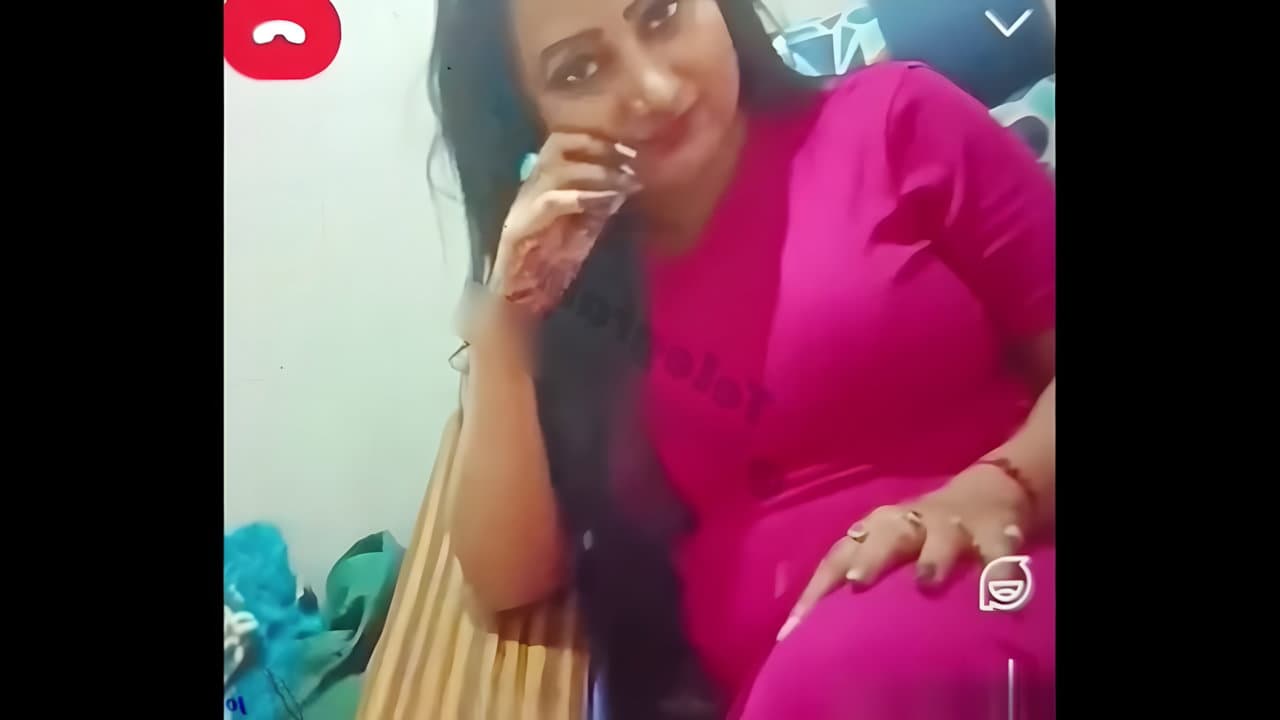 Jayshree Gaikwad Full Boobs and Curvy Body Show
