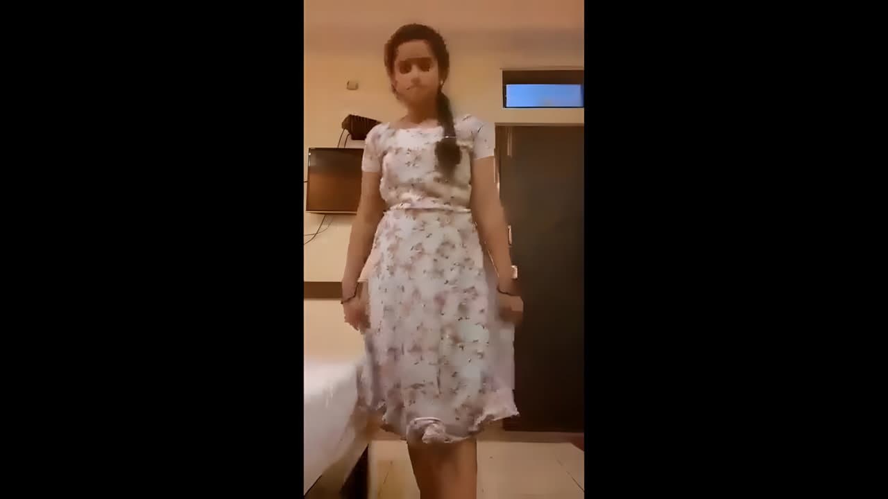 Cute Girl Full Nude Show to Boyfriend on Cam