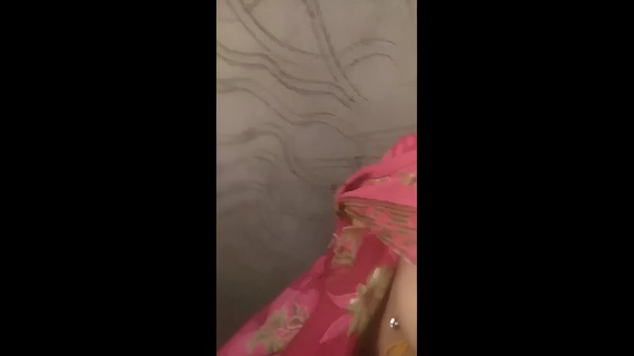 Local Maid Aunty Vasantha Mulai Pressing With Voice