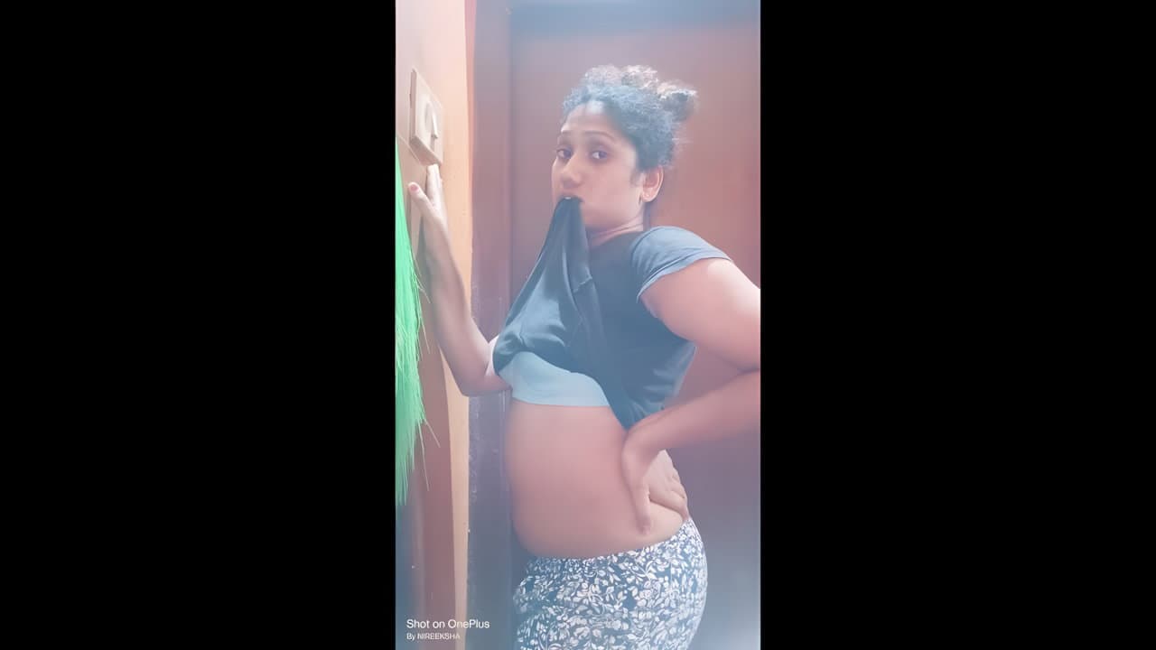 Horny Girl Fucking MMS