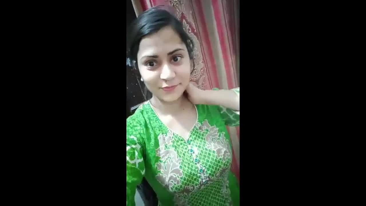 Pakistani Girl Removing Clothes Showing Big Boobs and Pussy