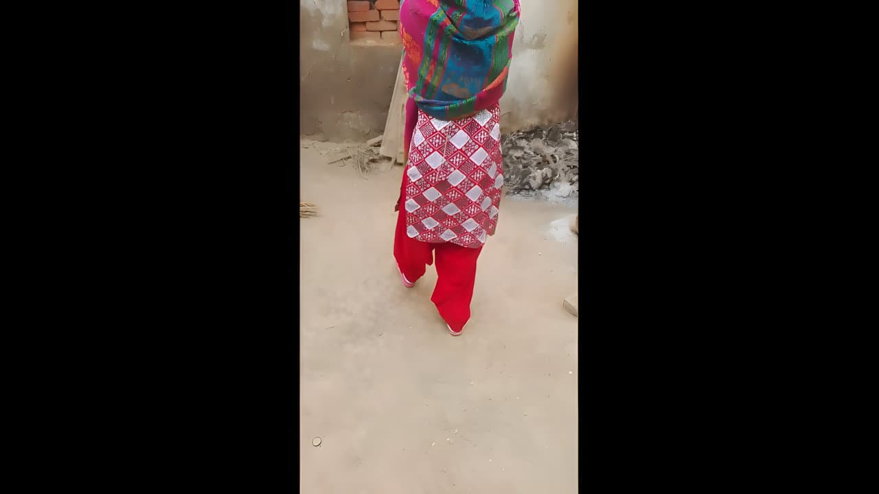 Ghar Me Jakar Kiss Kiya Bhabhi Ko Gaon Ke Ladke Ne