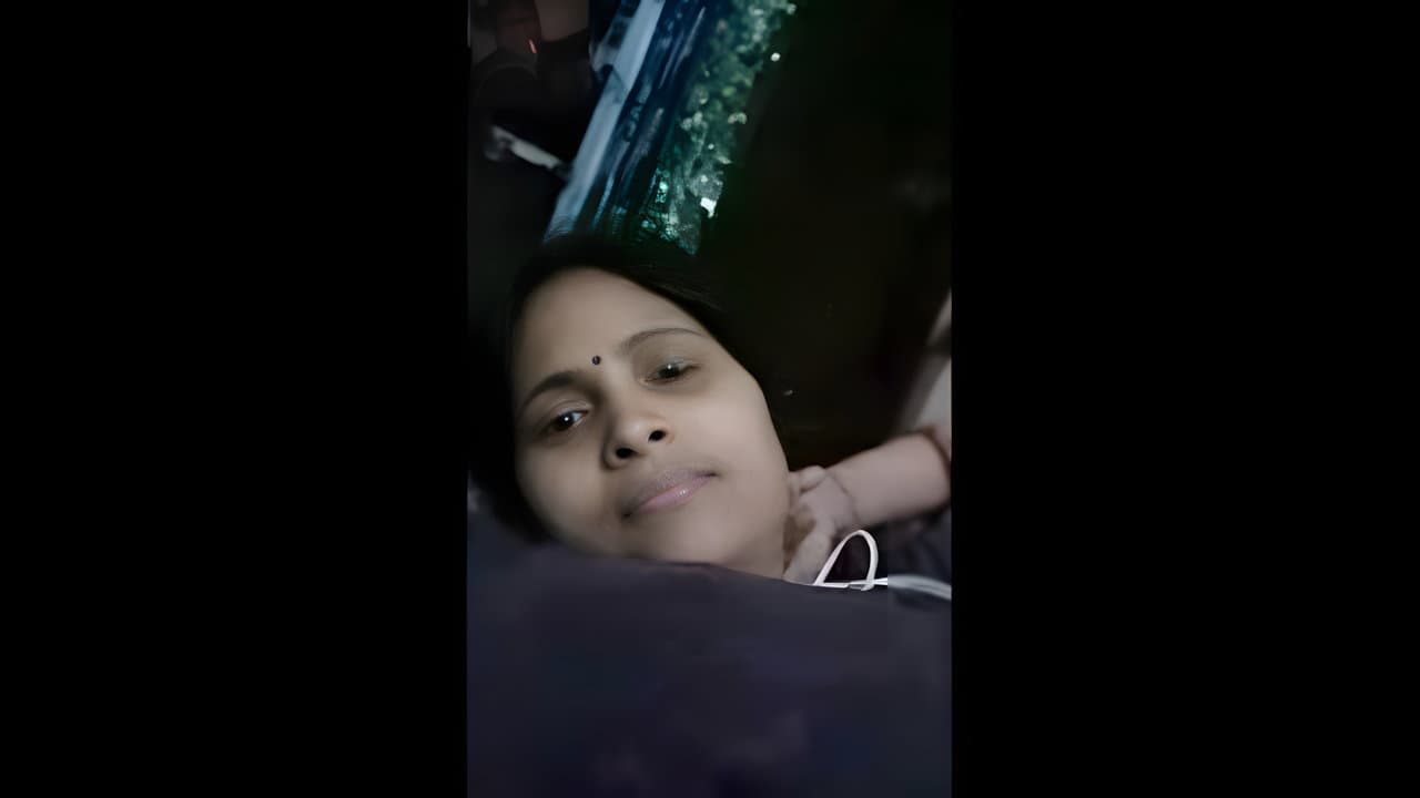 Sweet Desi Bhabhi Full Nude Teasing Show