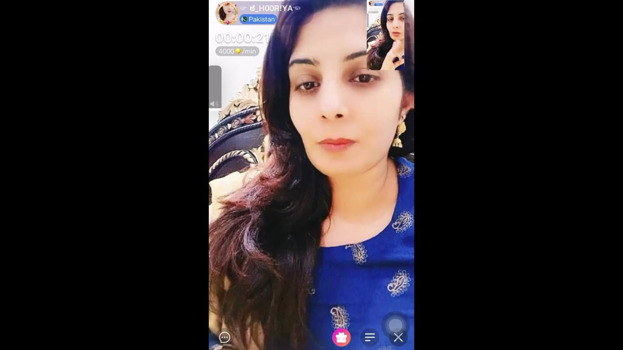 Pakistani Girl Live Show Chamet