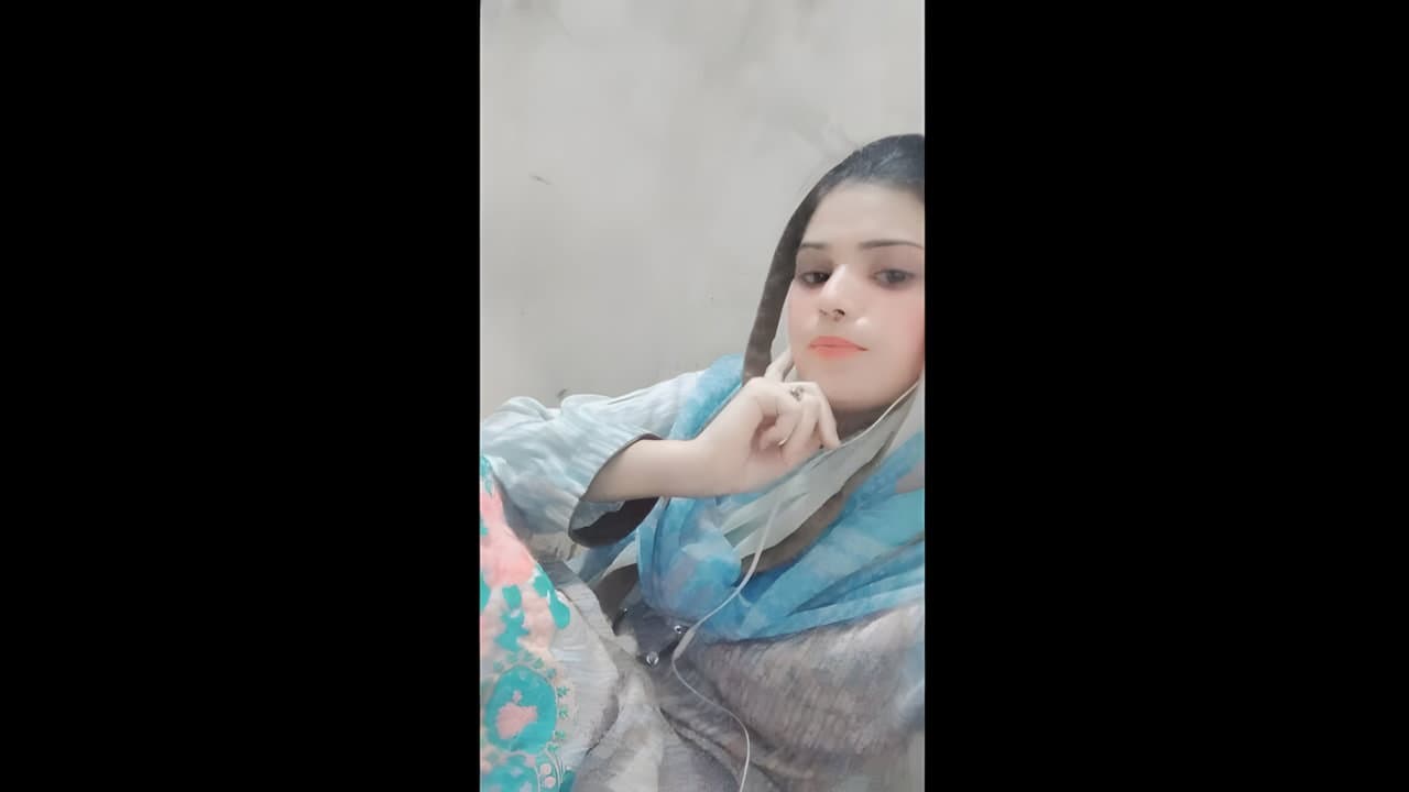 Hot Pakistani Babe Sexy Update
