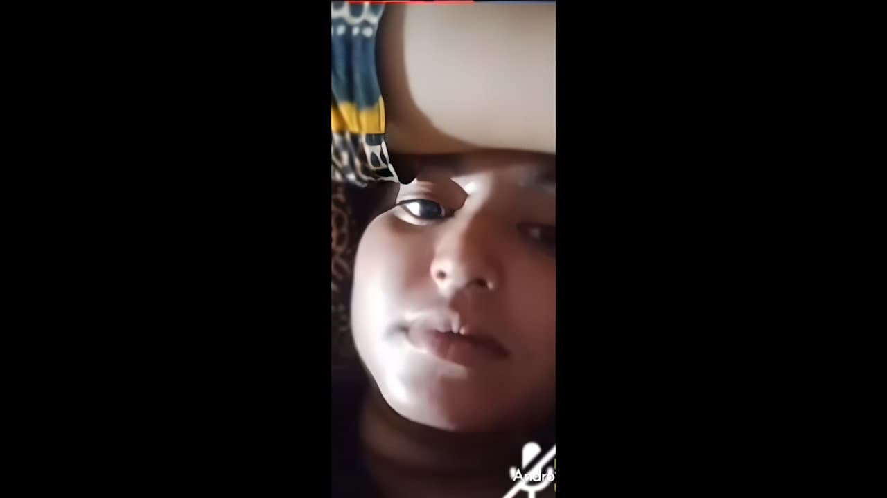 Married Bhabhi Showing Off For Lover