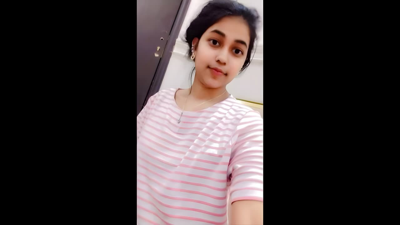 Indian Beautiful Babe Showing
