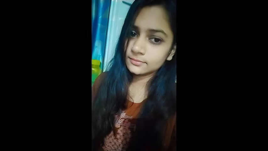 Chubby Girlfriend Showing Fingering Asshole