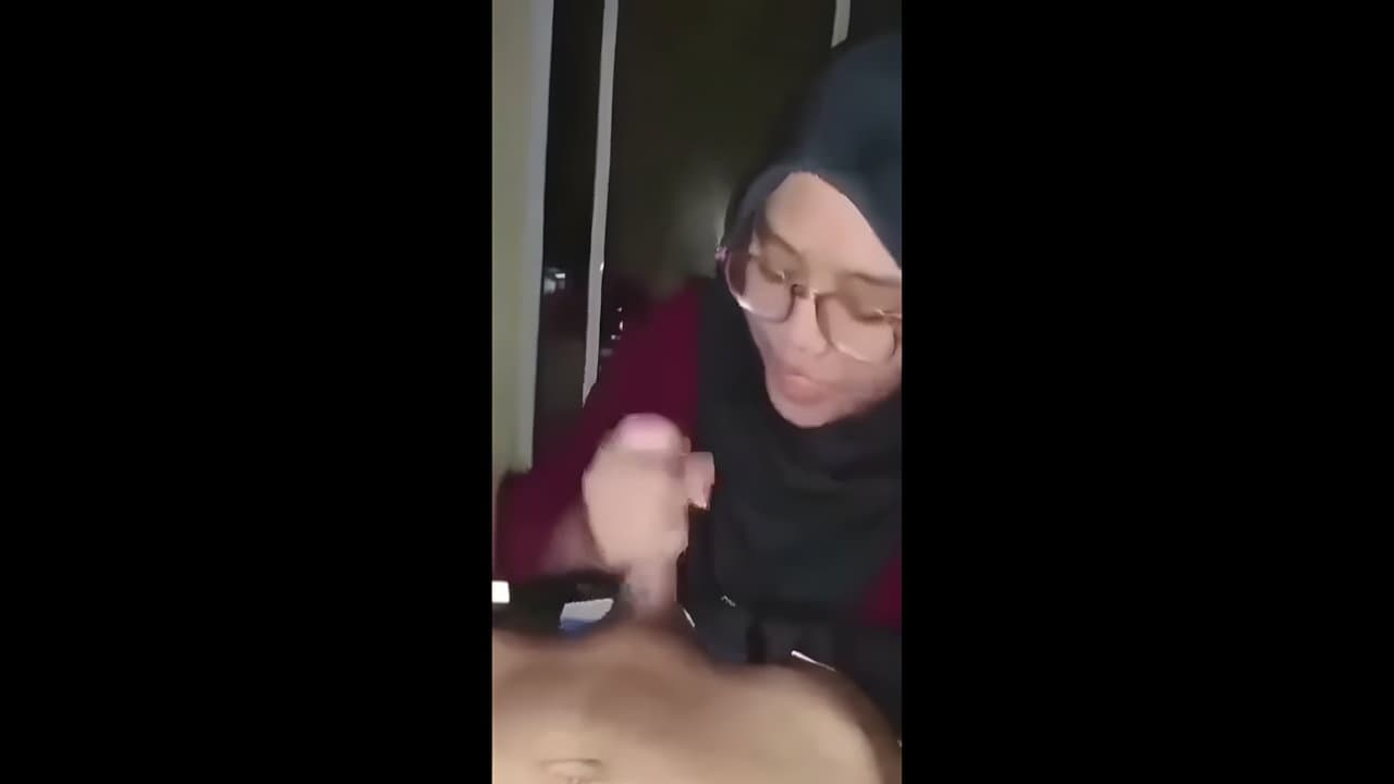 Glasses Hijabi Girl Sloppy Dick Sucking