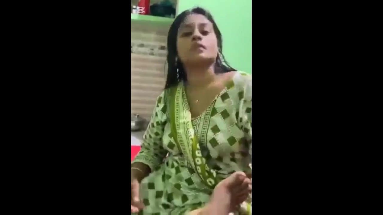 Cute Desi Bhabhi Seductive Private Show