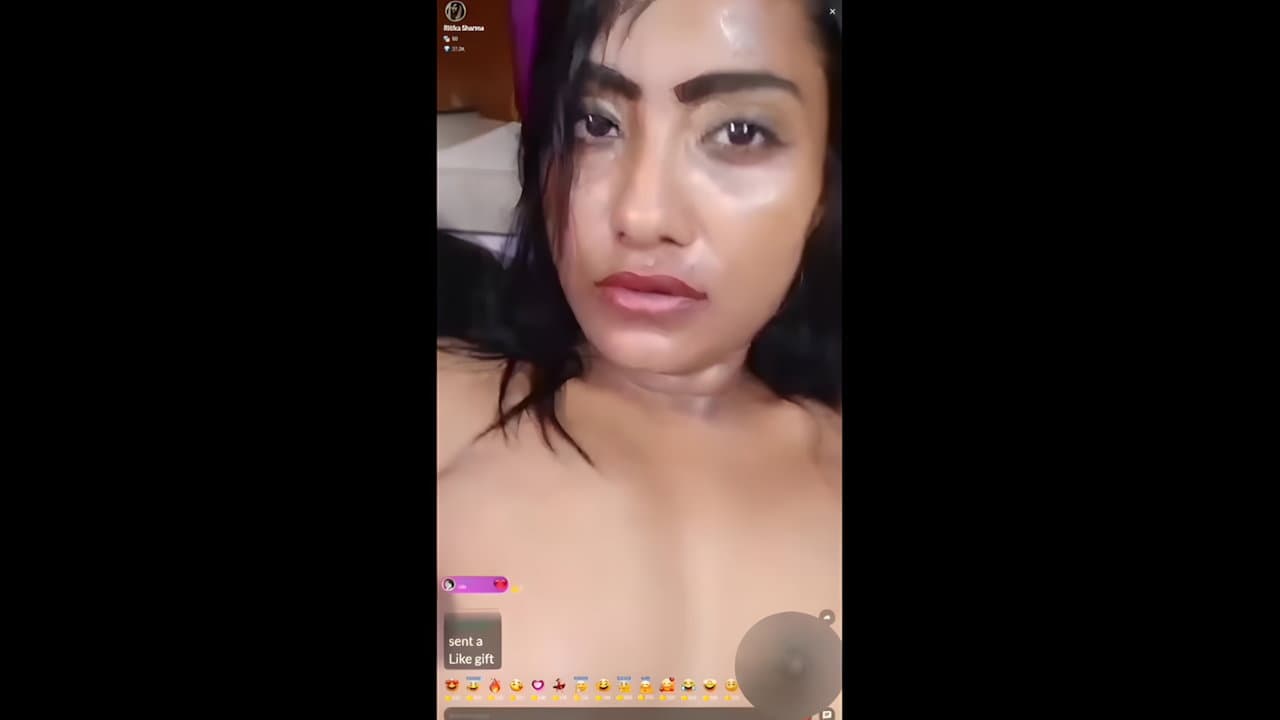 Young Indian Girl Sensual Pussy Fingering