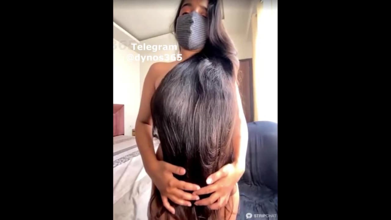Miss Lina Hot Pussy Fingering And Pee Show