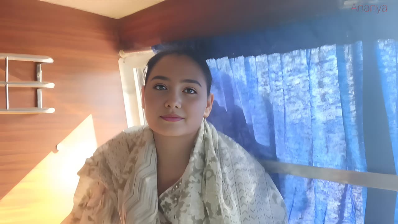 Naughty Girl Strips Naked in Moving Bus