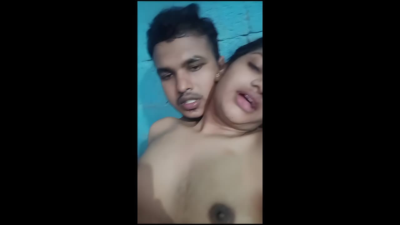 Horny Mallu GF Fingered And Boobs Squeezed