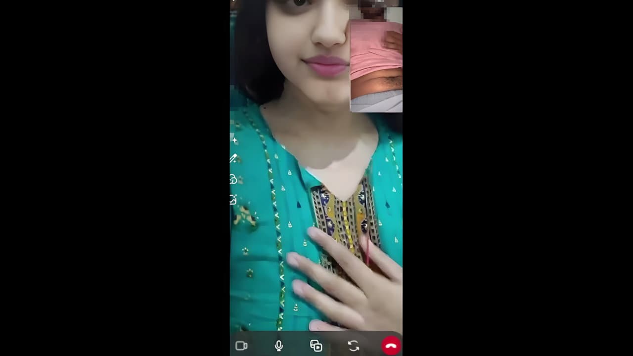 Cute Girl Fingering Her Pussy On Video Call