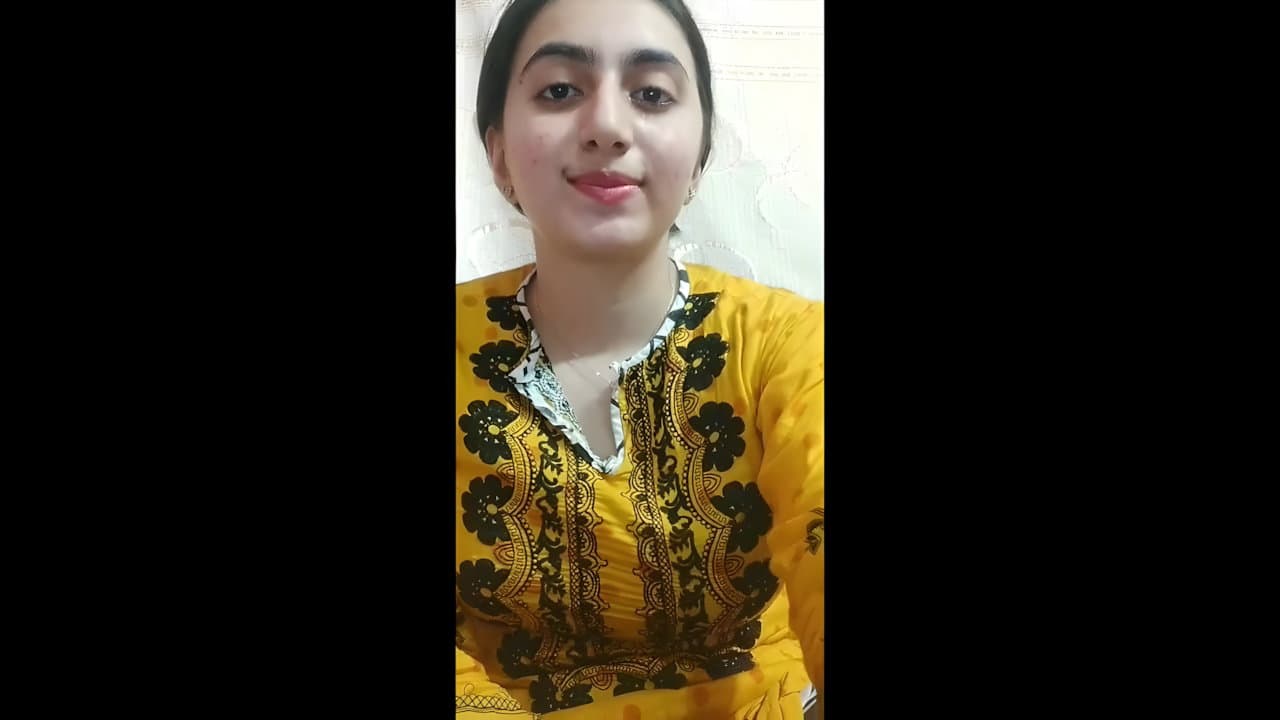 Young Beautiful Punjabi Girl Flaunts Her Juicy Assets