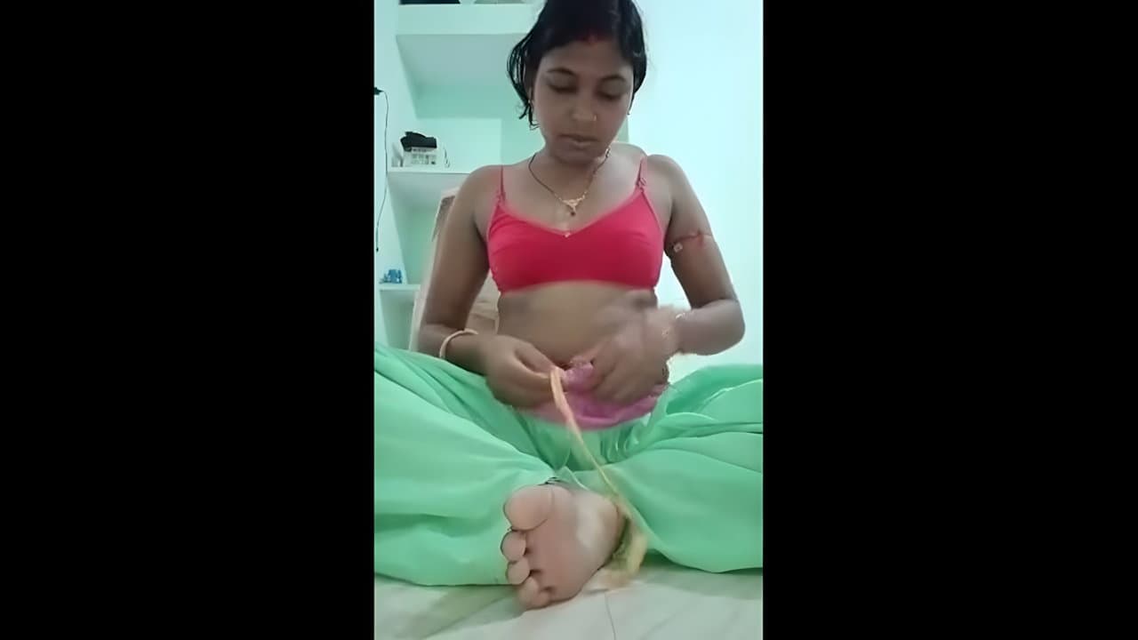 Desi Girl Strips Salwar Kameez And Fingers Herself