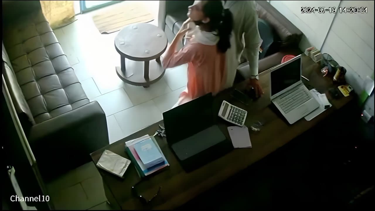 Hot Office Fuck Caught on CCTV