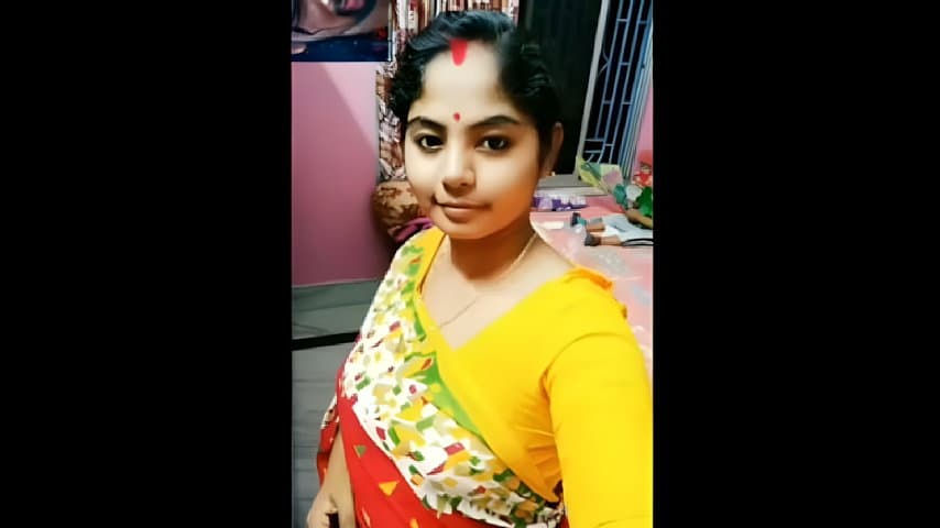 Horny Desi Village Bhabhi Live Cam Seduction