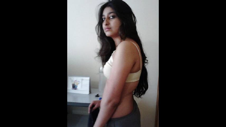 Extremely Beautiful Paki Girl Seductive Solo