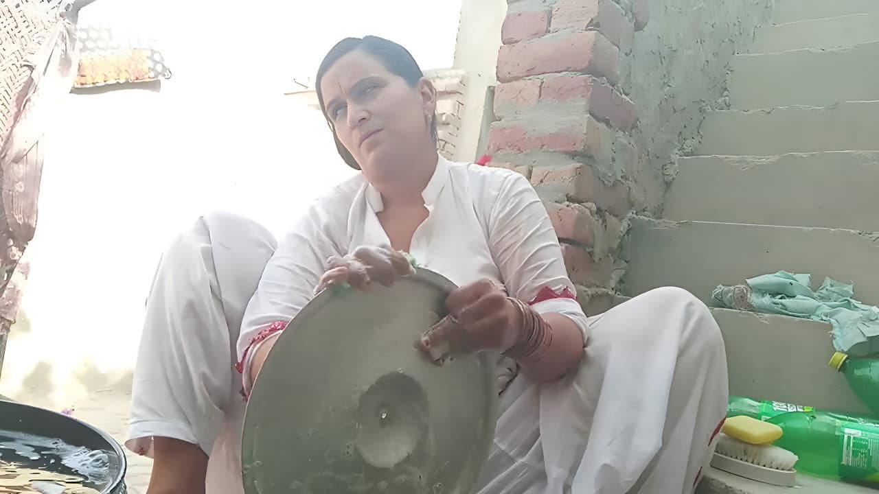 Horny Desi Big Boob Aunty Seduction