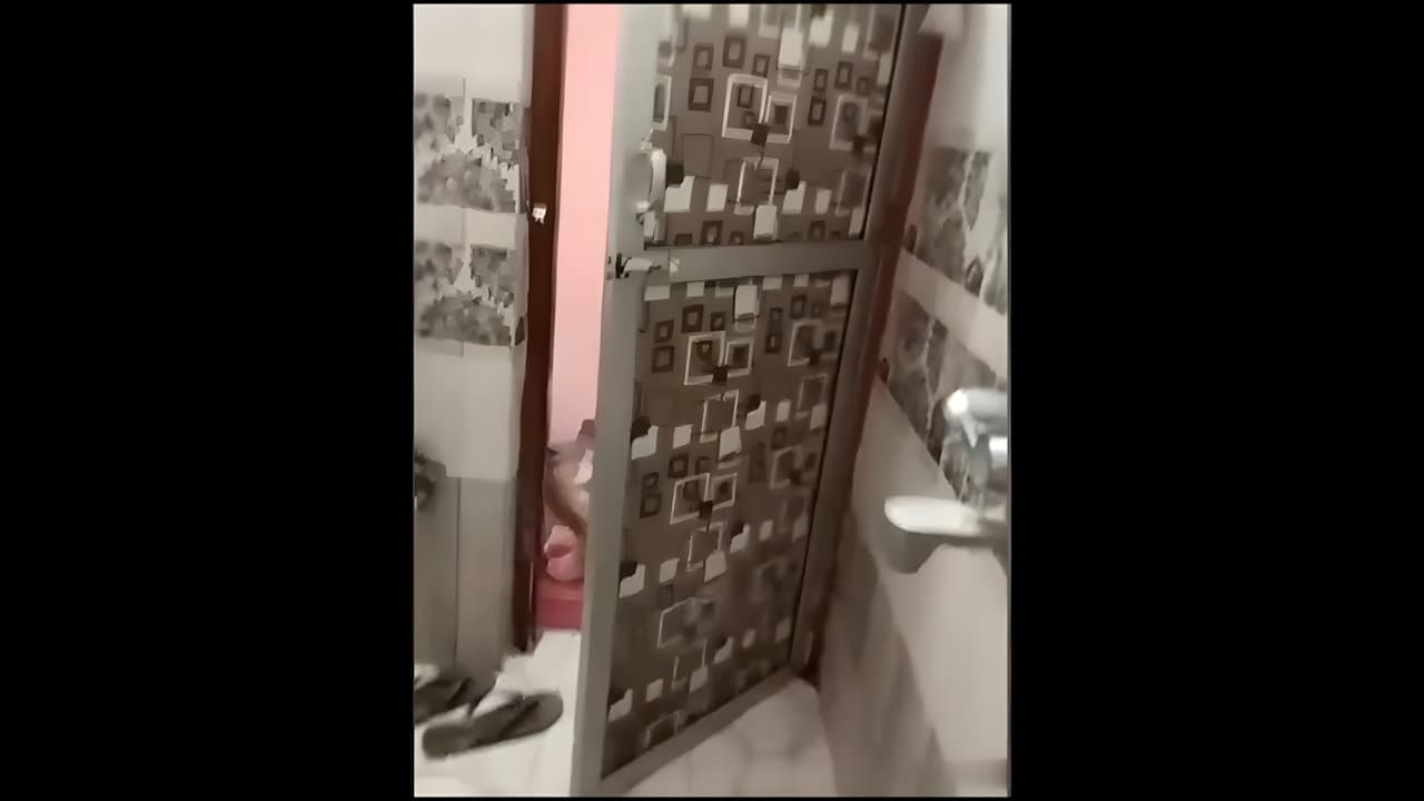 19 Year Old Nude Bath Ticket Show