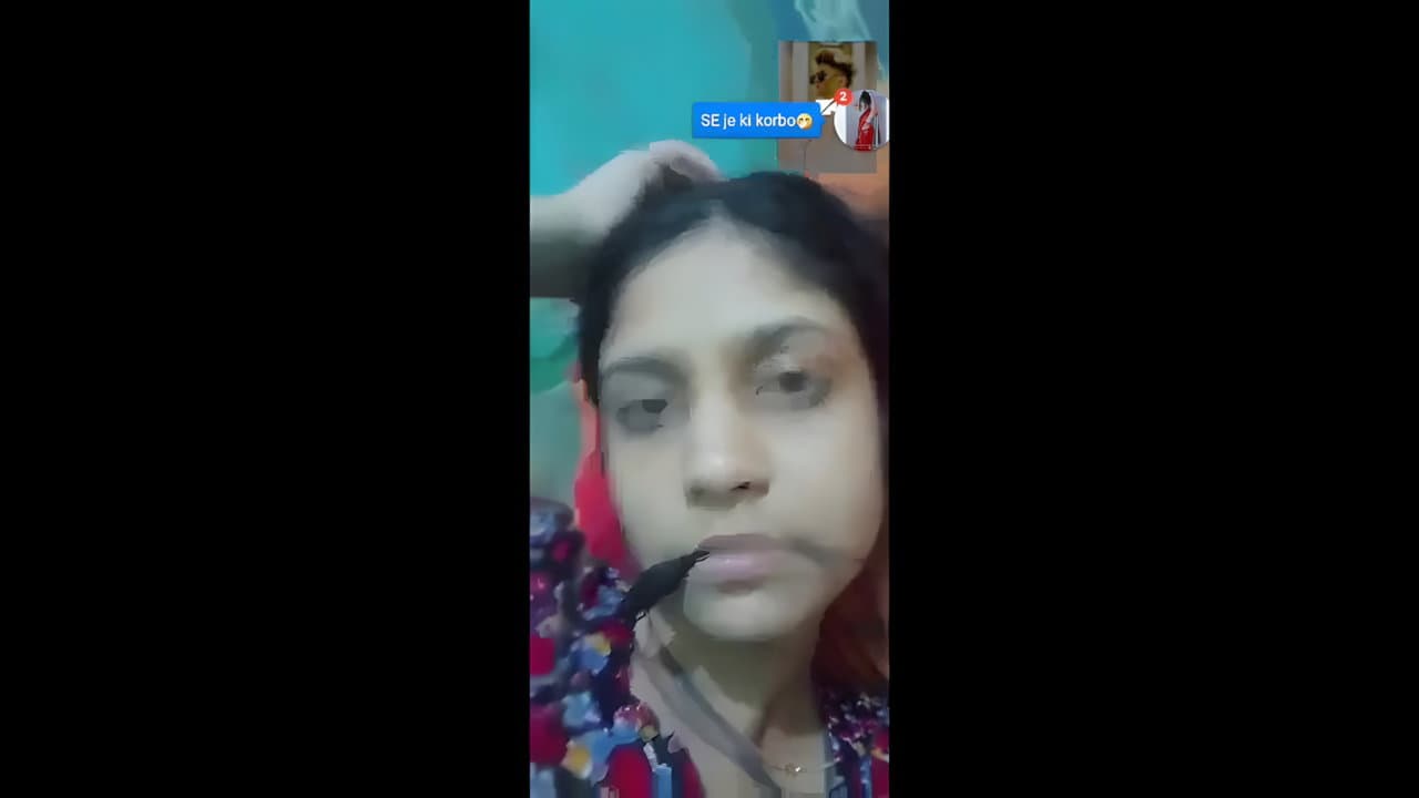 Horny Muslim Sister Flaunts Her Wet Pussy Live For Money
